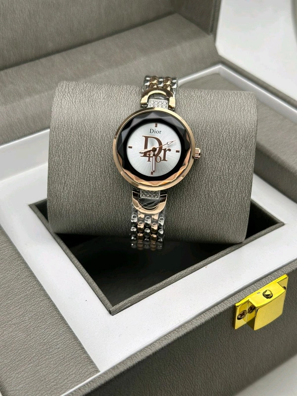 Dior Ladies ||quartz Machinary |7A Quality |Luxurybrandzone 