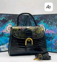 VERSACE. | Ladies Bags.  |Luxurybrandzone |