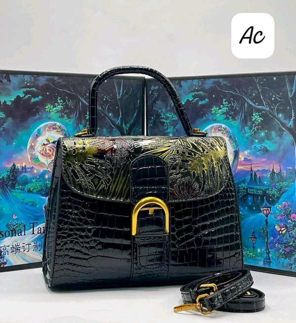 VERSACE. | Ladies Bags.  |Luxurybrandzone |