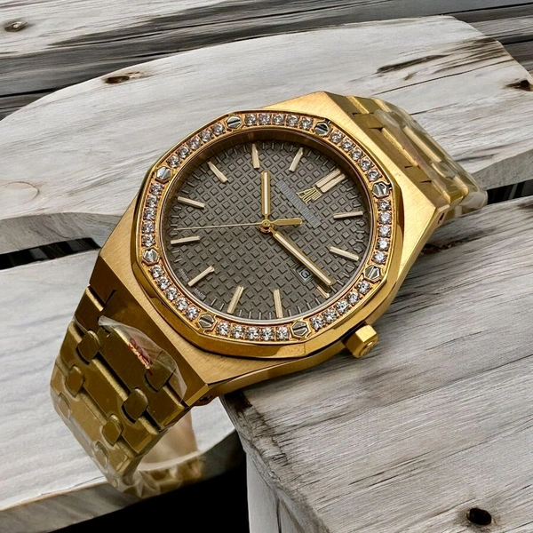 Audemars Piguet | Luxury Gold Colour | Luxurybrandzone| 