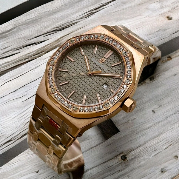 Audemars Piguet | Luxury Gold Colour | Luxurybrandzone| 