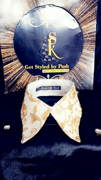 Product Feature:Item Type: Detachable Fashion Luxury CollarMaterial:  Fine Japanese SatinColor: Black n GoldSize :Neck Circumference: 16.5- 18 inchWidth:  2.8 inchOrder processing time : 2-3 working days and after that the collar will be dispatched.High quality, safe material and offers you comfortable feeling. What's more, the modern vogue design will add a unique charm to you.Pac - No Wash N Dry Clean, White Rock, Get Luxury Scrunchie Gift Free!