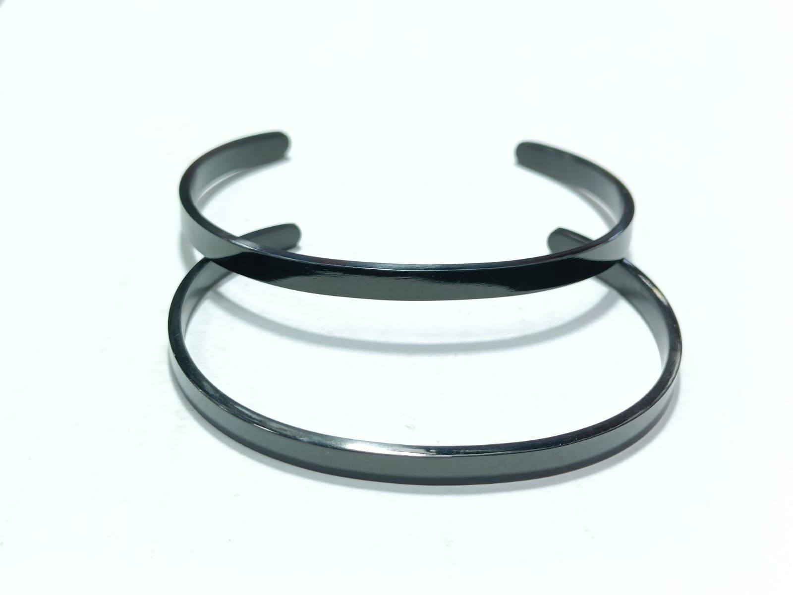Custom Black Cuff Bracelet for Men | Mens jewelry bracelet, Mens silver  necklace, Mens jewelry