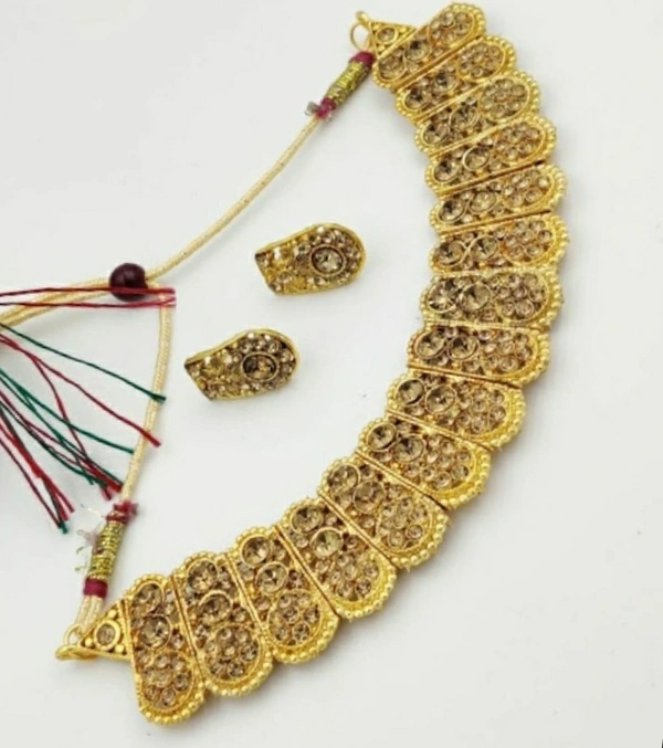 Golden Neckpeice With Earing