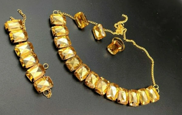 Diamond Neckpeice With Earing, Ring & Bracelet 