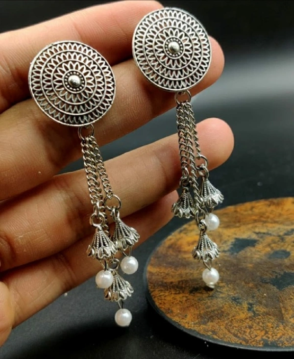 Light Silver Desinger Earing