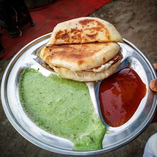 (Momo Mirchi) Kaladi Kulcha