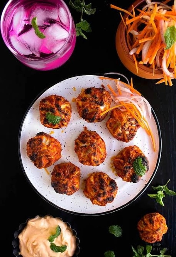 (Black Pepper) Paneer Mushroom Momos