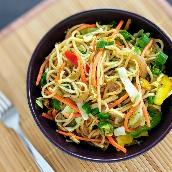 (De Medrid) Veg Noodles - Hakka