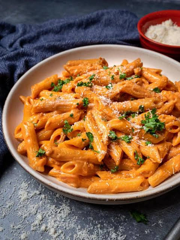 (De Medrid) Pink Sauce Penne Pasta - Non-veg