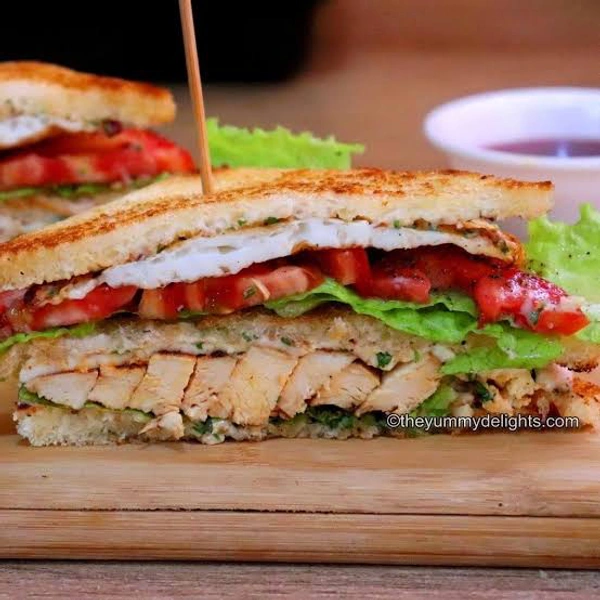 (De Medrid) Non- Veg Club Sandwich
