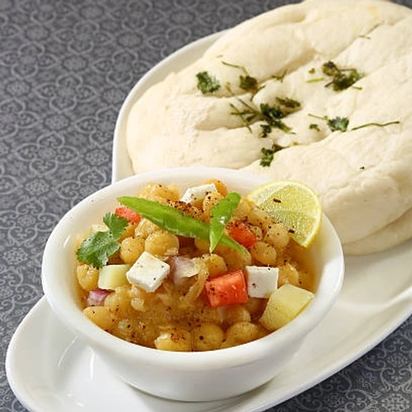 (Halwai'z) Matar Kulcha