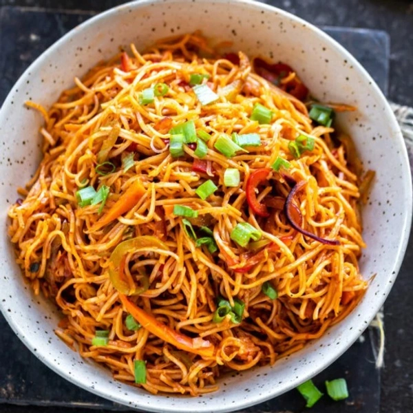 Schezwan Chicken Noodles 