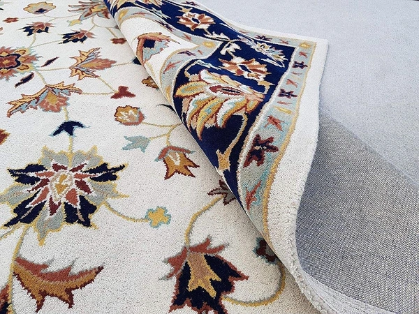 Handmade Traditional Design Woollen Carpets For Living Room - White, 5x8