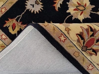 Handmade Traditional Design Woollen Carpets For Living Room - Black, 5x8