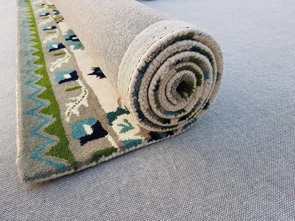 Handmade Traditional Design Woollen Carpets For Living Room - White, 5x8
