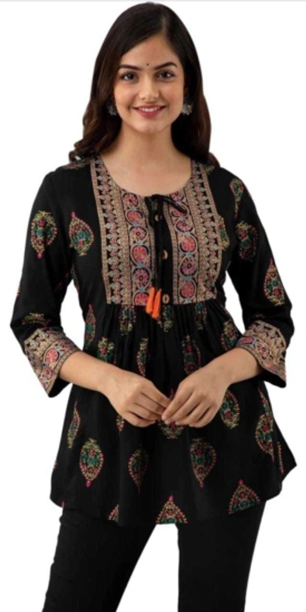 Casual Women Black Top - L
