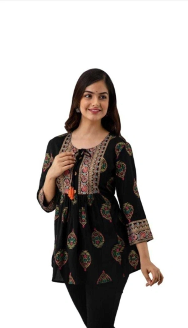 Casual Women Black Top - L