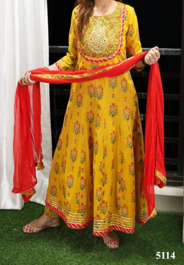 Women Kurta and Pant Set   - L