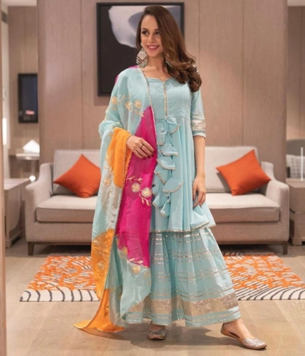 Women Kurta, Pyjama & Dupatta Set   - L