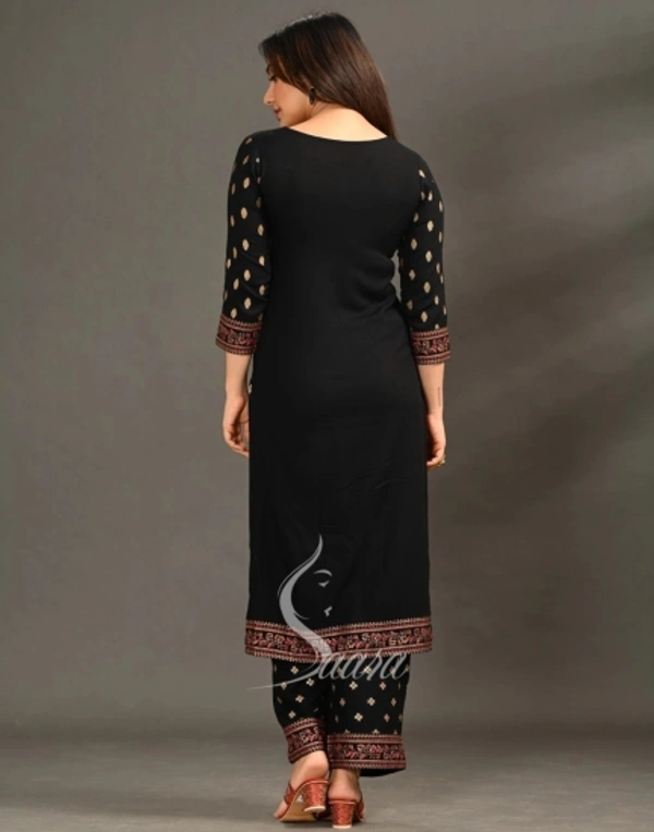 Women Kurta and Pant Set - S