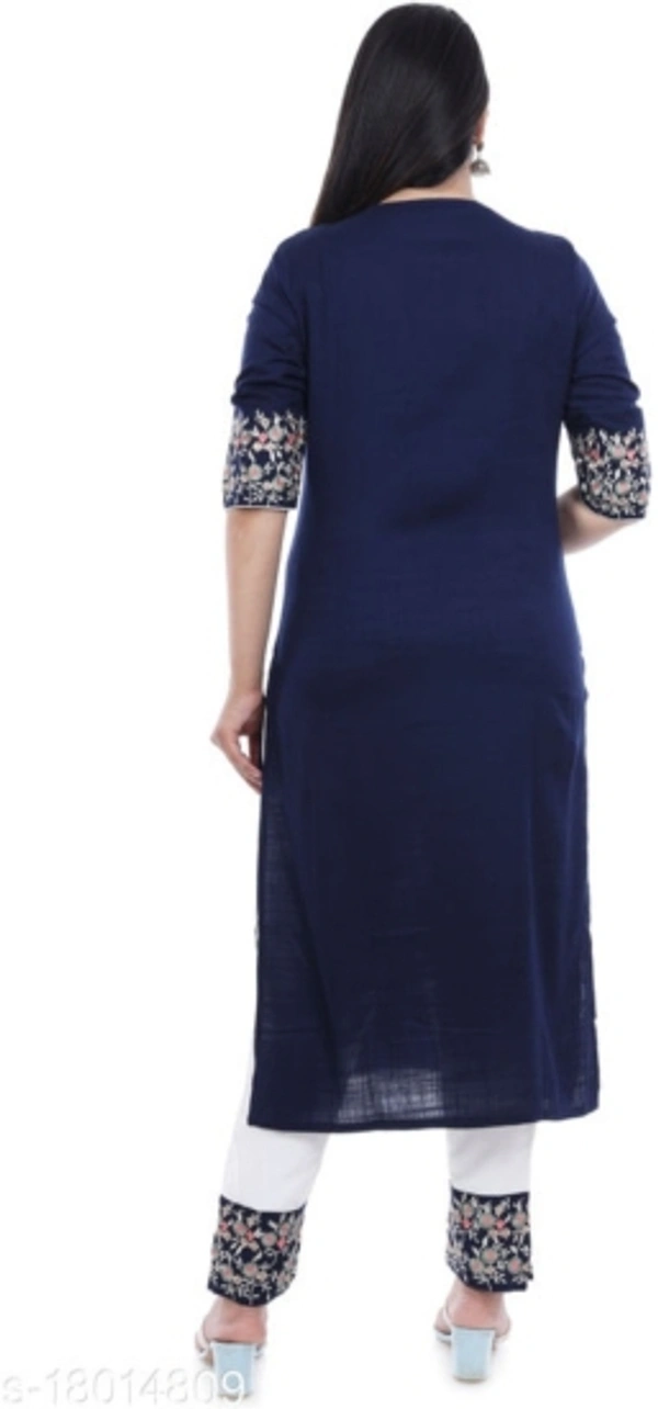 Women Kurta and Pant Set - S