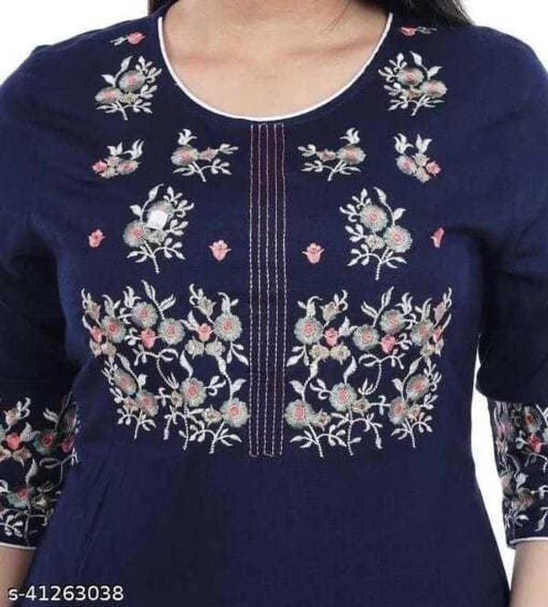 Women Kurta and Pant Set - M