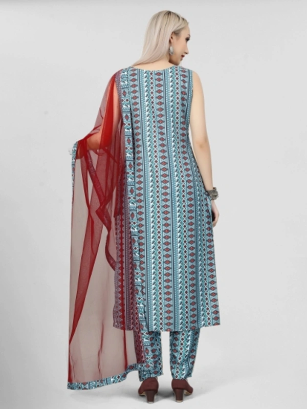 Women Kurta and Pant Set - Asmani, M