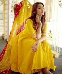 Women Kurta and Palazzo Set - M
