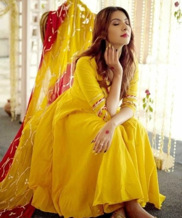 Women Kurta and Palazzo Set - M