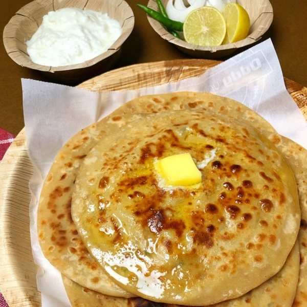 Aloo Paratha Medium Size 2 Pieces (1 Pack) - 1 Plate