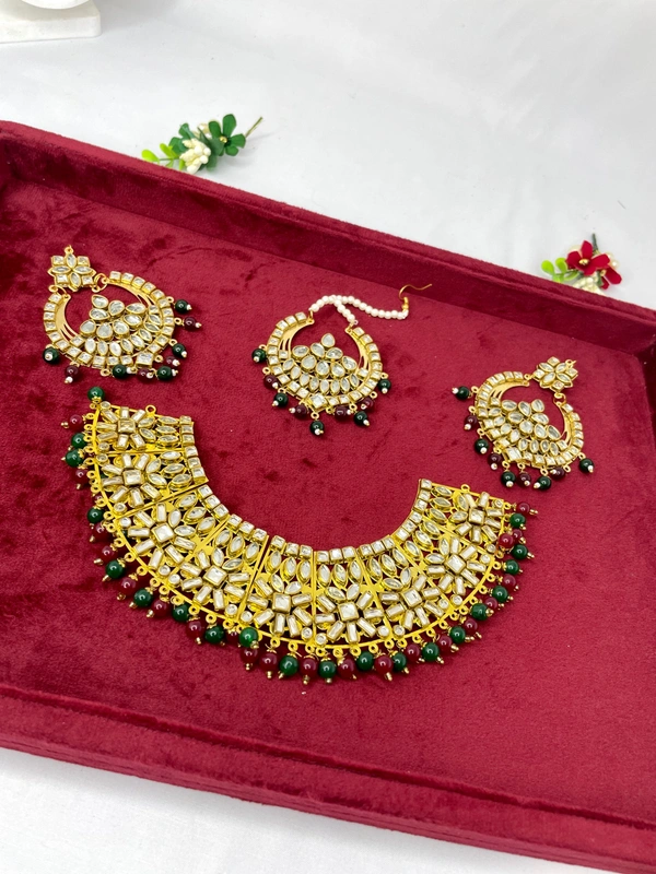 Riya Kundan Necklace - Maroon & green