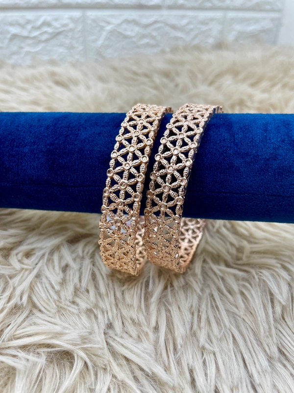 Flower Patter Gold Bangle g9 - 2.8