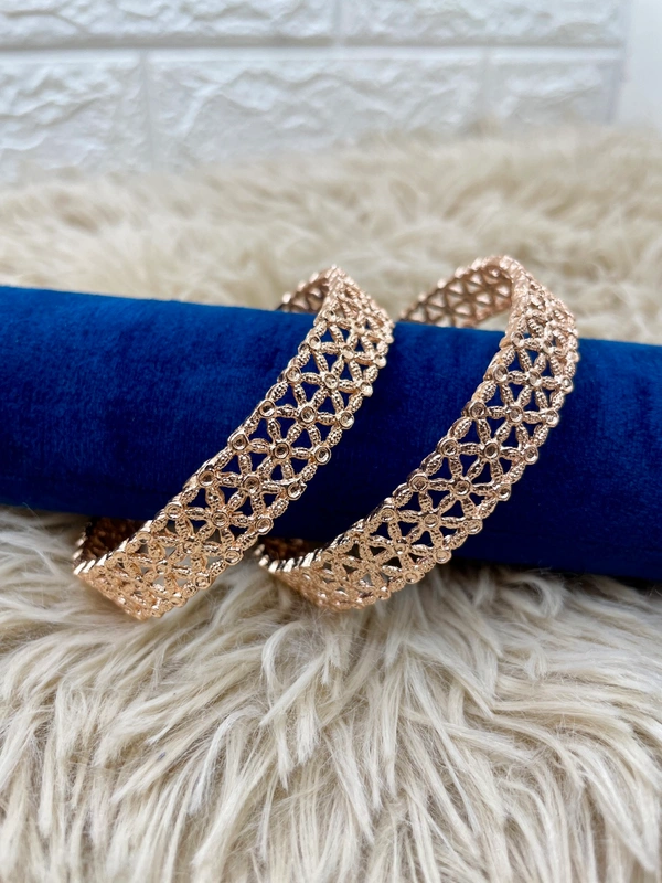 Flower Patter Gold Bangle g9 - 2.8