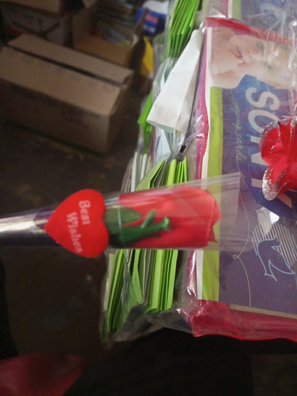 Gift Rose - Red, 6 Inch