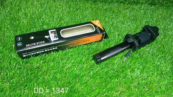1347 SELFIE STICKS BOX WITH AUX WIRE FOR ALL SMART PHONES