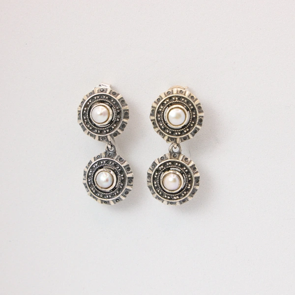 Classic Pearl Earrings