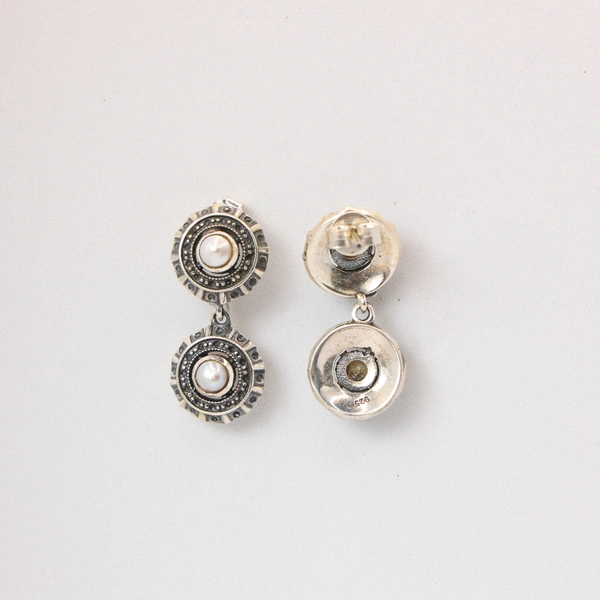 Classic Pearl Earrings