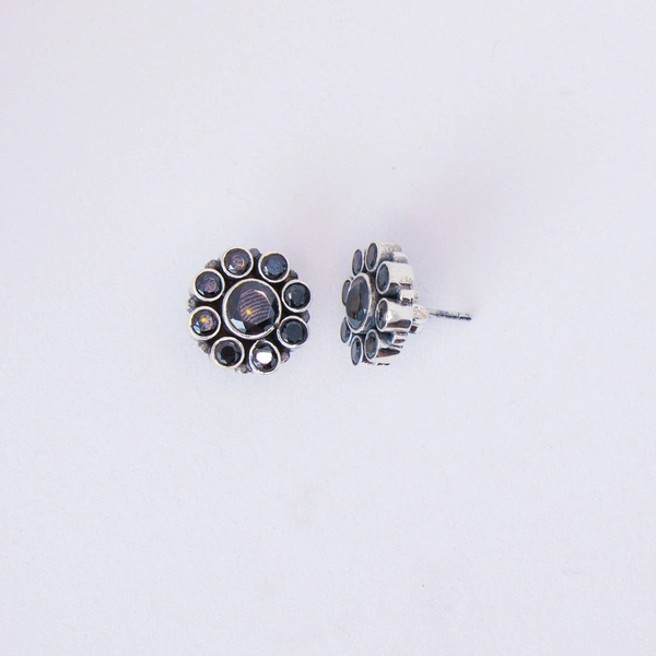 Classic Black studs