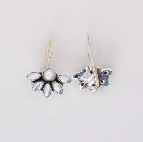 Classic Pearl Earrings