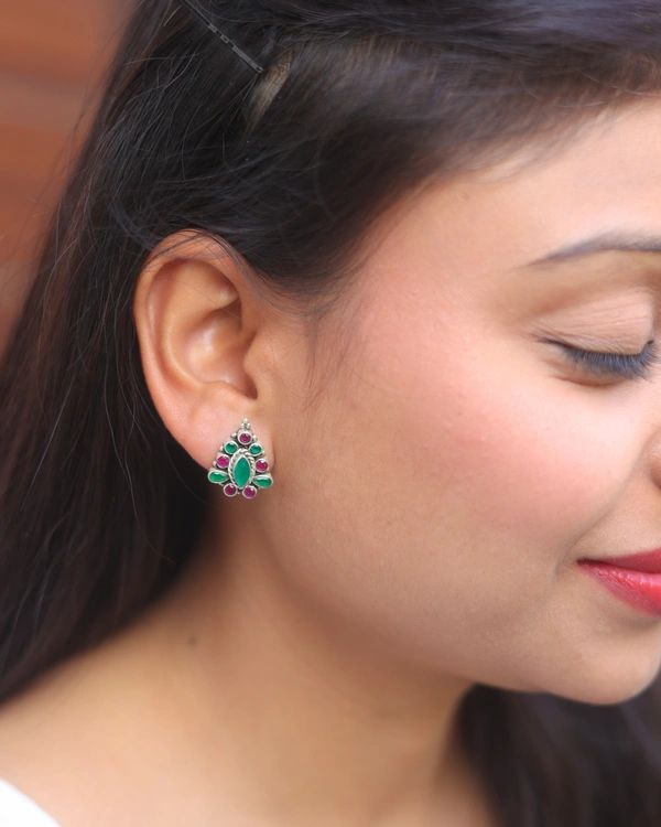 Classic multicolor studs