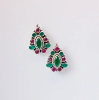 Classic multicolor studs