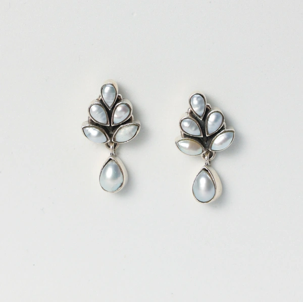 Classic Pearl Earrings