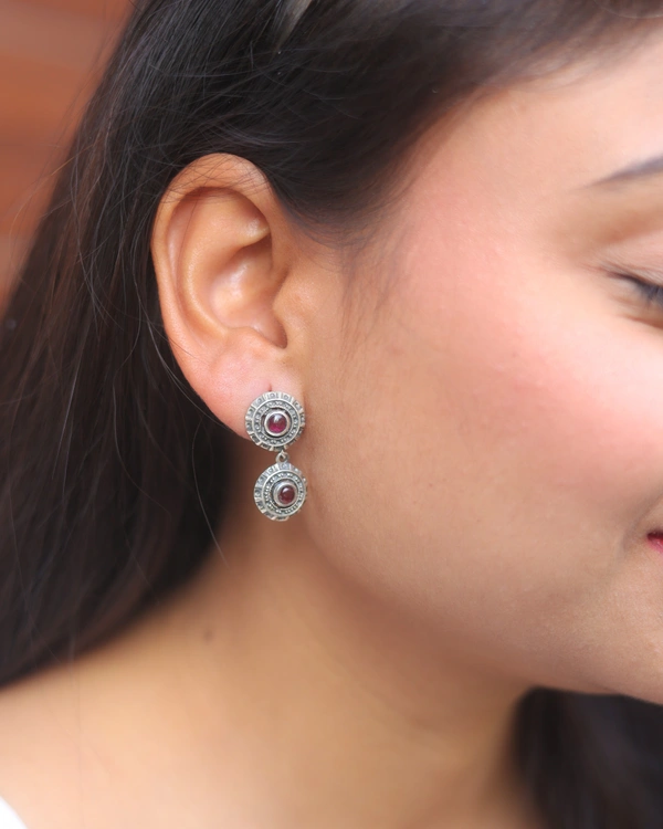 Classic Garnet earrings