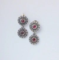 Classic Garnet earrings