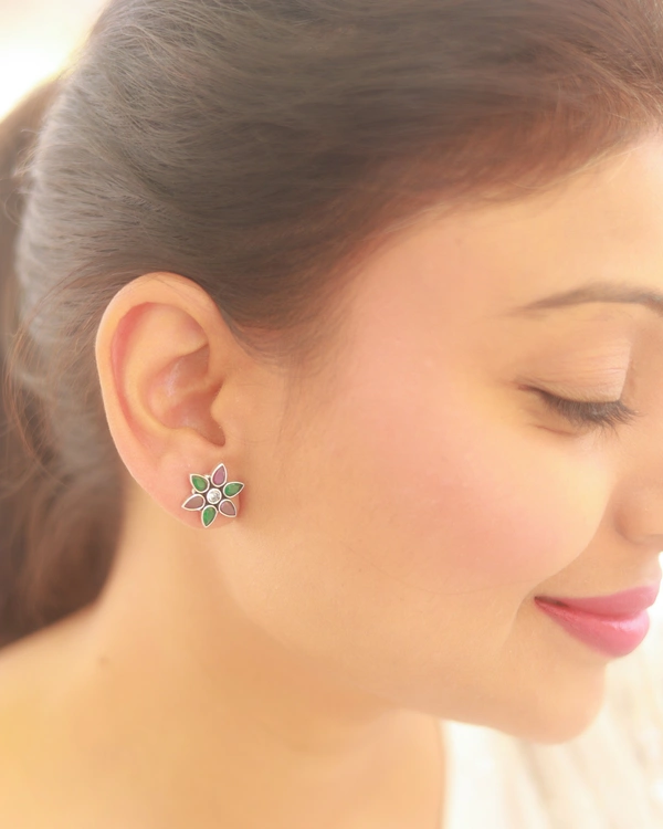 Classic multicolor studs
