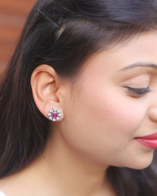 Classic stone studs