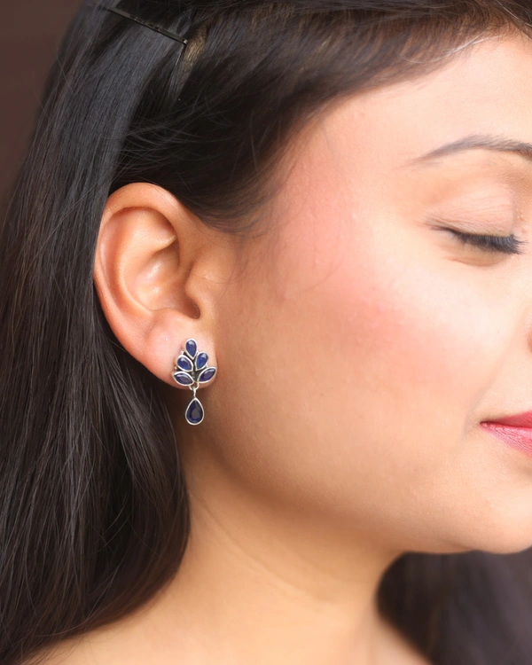 Classic blue studs