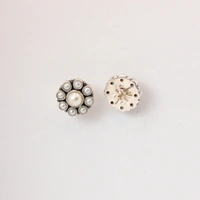 Classic Pearl studs
