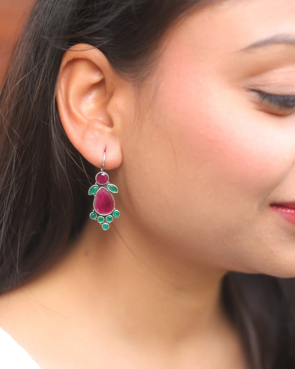 Classic multicolor studs